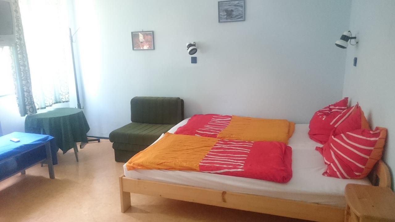 Bed and Breakfast Piccolo Panzio Balatonfenyves Exterior foto